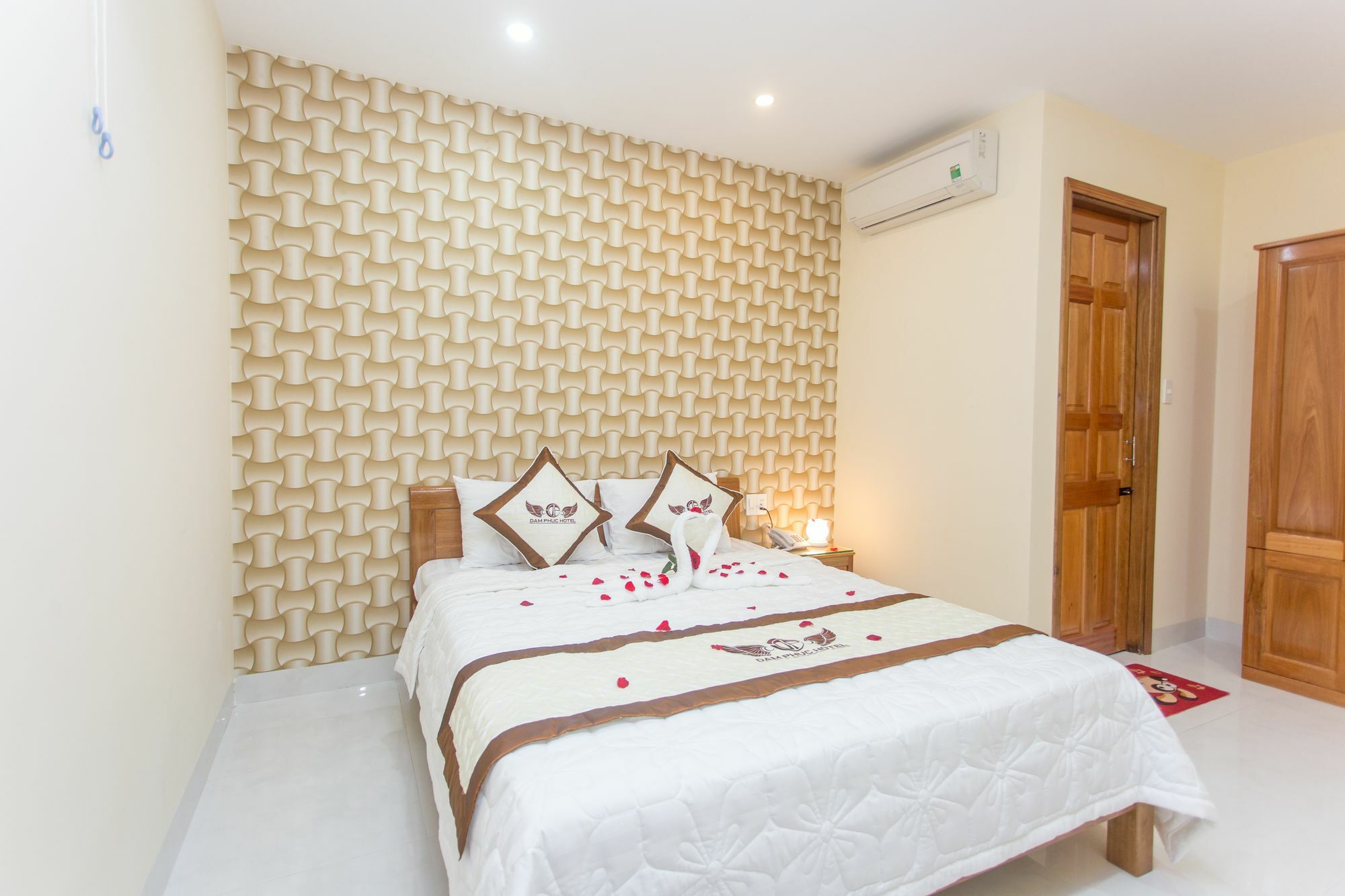 Khach San Dam Phuc Da Nang Hotel Buitenkant foto