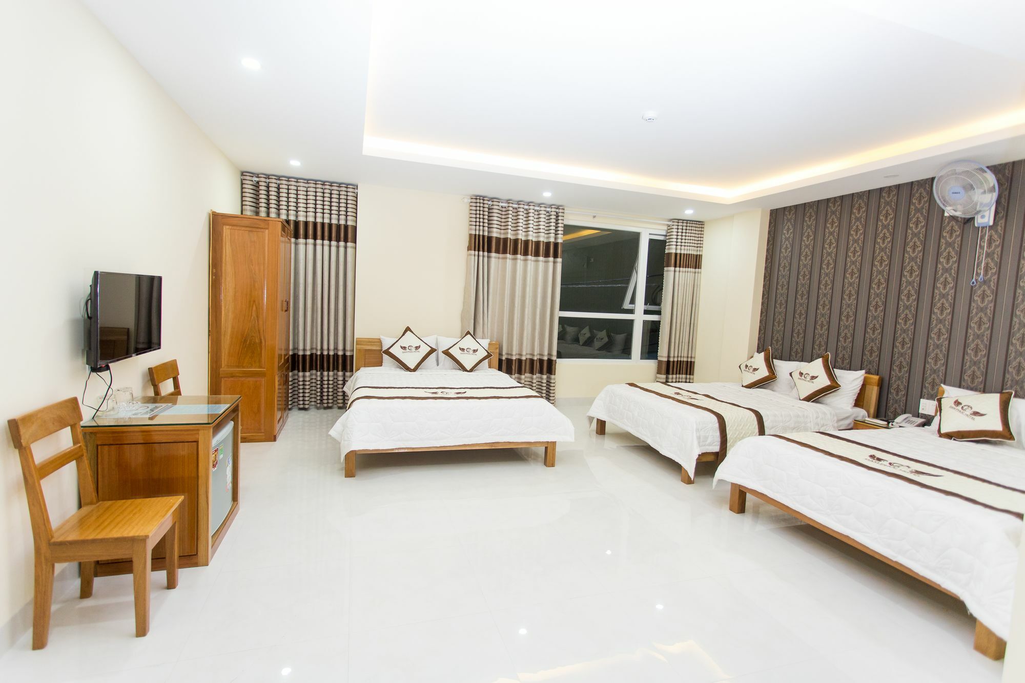 Khach San Dam Phuc Da Nang Hotel Buitenkant foto